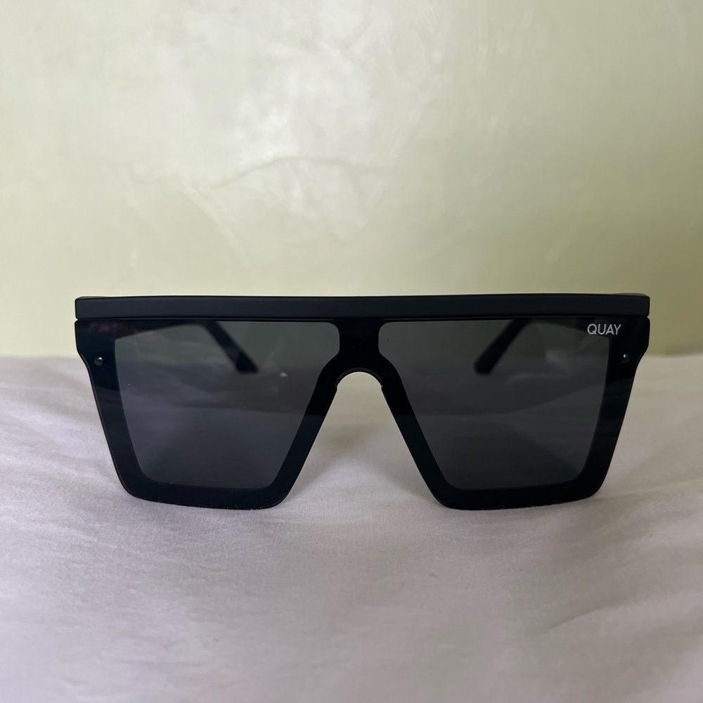Quay “Hindsight” Sunglasses